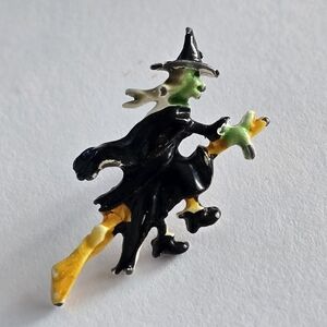 Vintage witch pin Halloween lapel brooch creepy spooky jewelry